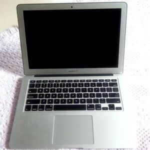 2014 MacBook Air Apple laptop